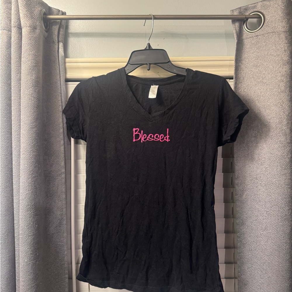 Pink Armadillos Blessed Tee – Women’s Size M, Black T-Shirt with Cross & Wings